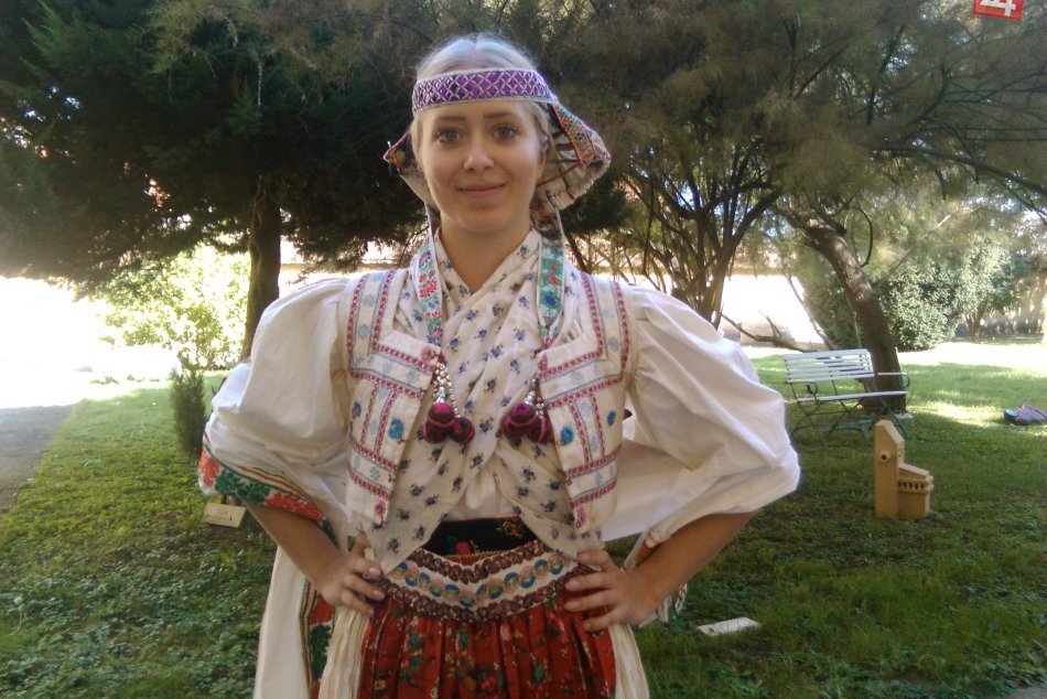 Vychutnajte si krásne kroje z Veľkého Lomu