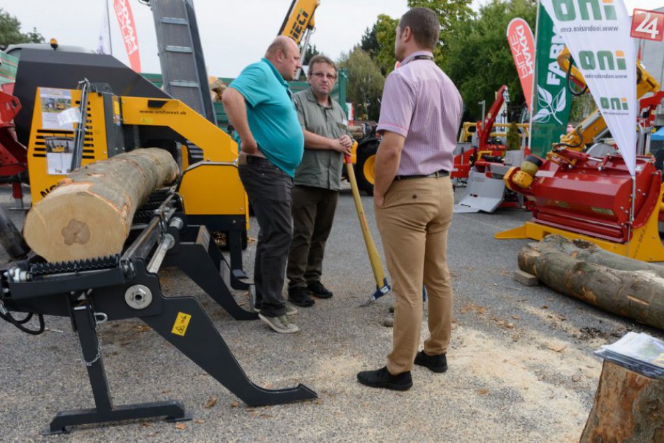 FOTO: Drevársky veľtrh Linguexpo je za nami: V Nitre sa stretlo 174 vystavovateľ