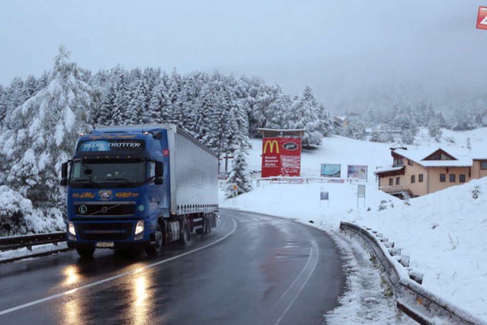 V OBRAZOCH: Donovaly prikryl sneh už v októbri