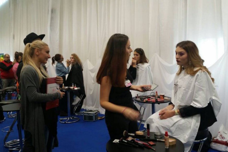 kozmetička Mija na majstrovstvách Slovenska na stoličke porotcu