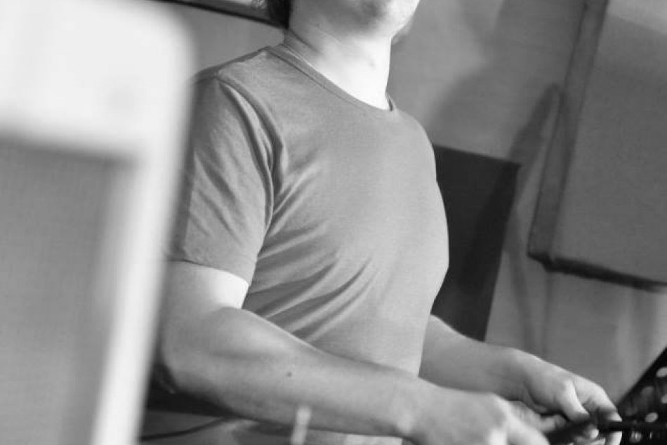 FOTO: Úspešný absolvent Žilinskej univerzity Timotej pracujúci vo Viedni