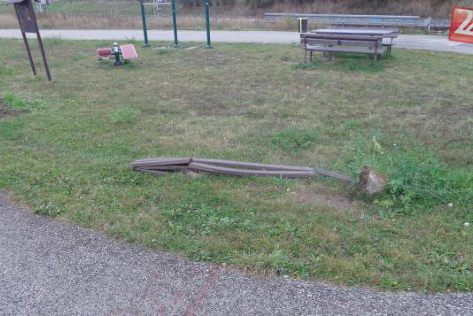 Vyčíňanie vandalov vo Vajnoroch