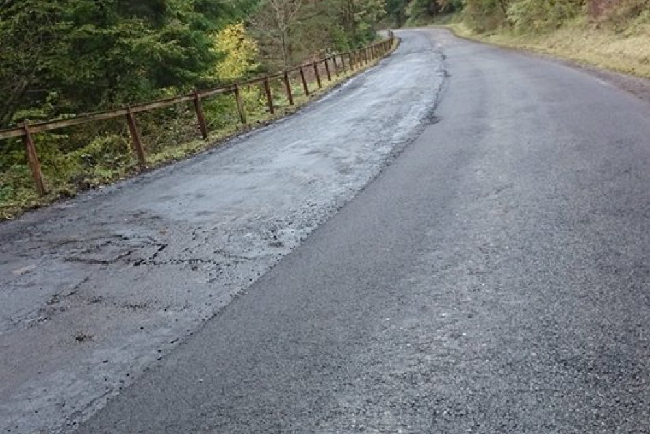 Cesta na Nevoľné sa dočkala opravy: Práce sú v plnom prúde