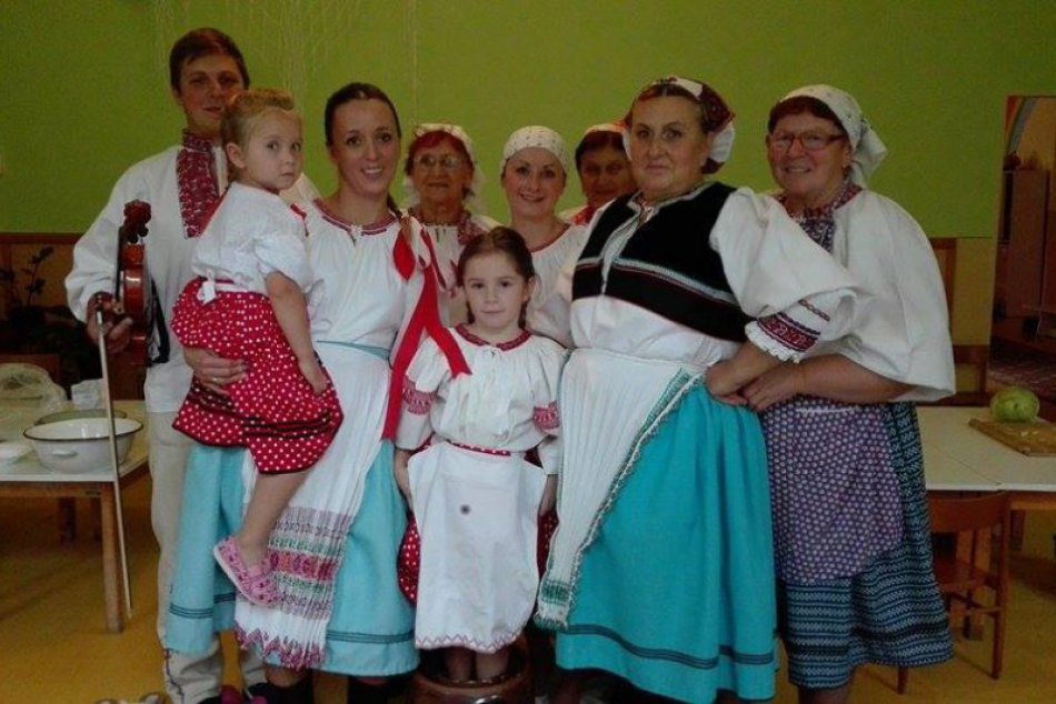 Tlačenie kapusty aj rôzne zvyky: Takto sa to učia v Závadke nad Hronom