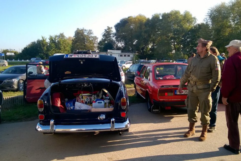 Prehliadka veteránov v Jablonci