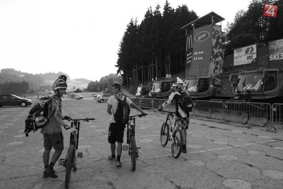 V OBRAZOCH: Nakrúcanie downhill videa na Donovaloch