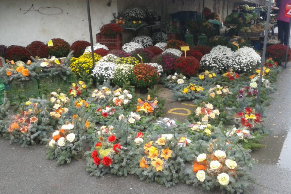 Príprava na Dušičky: Ponuka u predajcov v Považskej