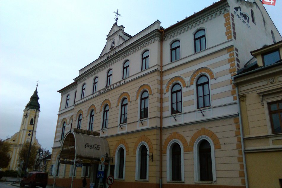 Reduta nielenže chátra, ale stáva sa nebezpečným miestom