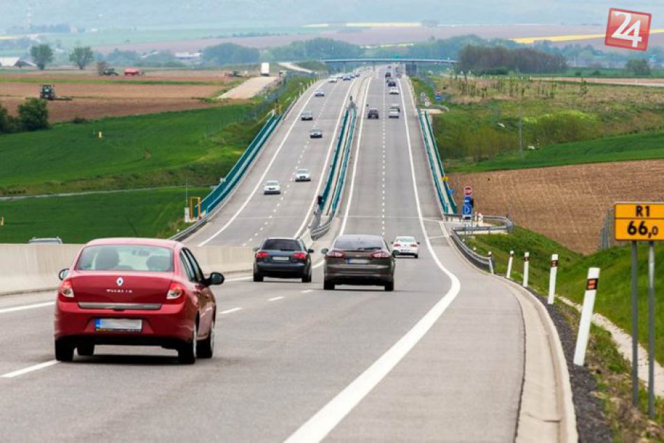 Z REGIÓNOV: R1 oslavuje, Bystričania dostanú dráhu pre cyklistov a korčuliarov