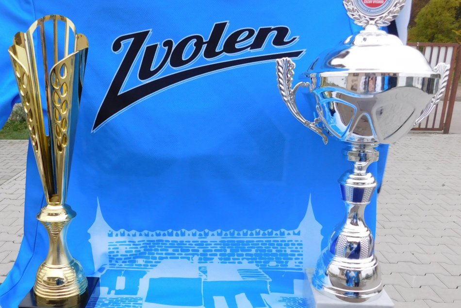 V OBRAZOCH: Hokejbalistky spod Pustého hradu zabodovali