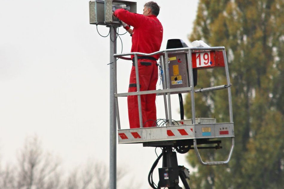 FOTO: HBK Nitrianski Rytieri Nitra s novým hokejbalovým ihriskom