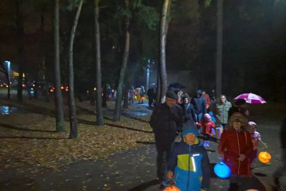 Lampiónový sprievod v uliciach Bystrice v OBRAZOCH