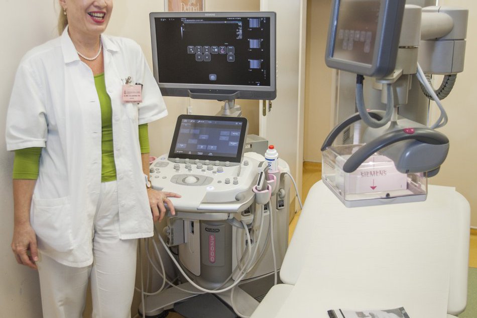 Ultrazvukový prístroj s robotickým ramenom