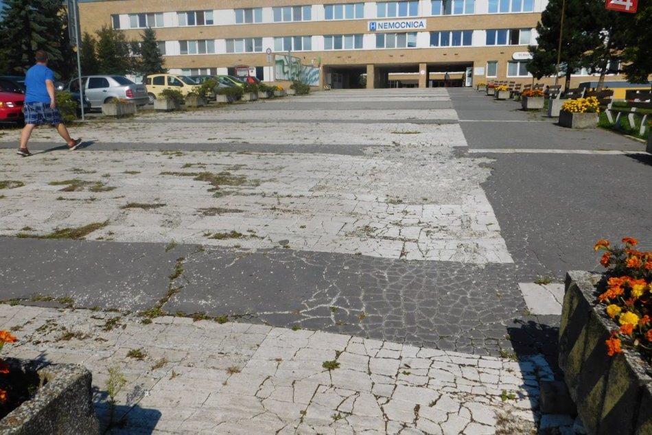 Okolie nemocnice prešlo viditeľnou zmenou