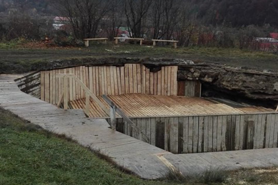 Palec hore pre dobrovoľníkov: Opravili travertínové jazierko - Zlú vodu