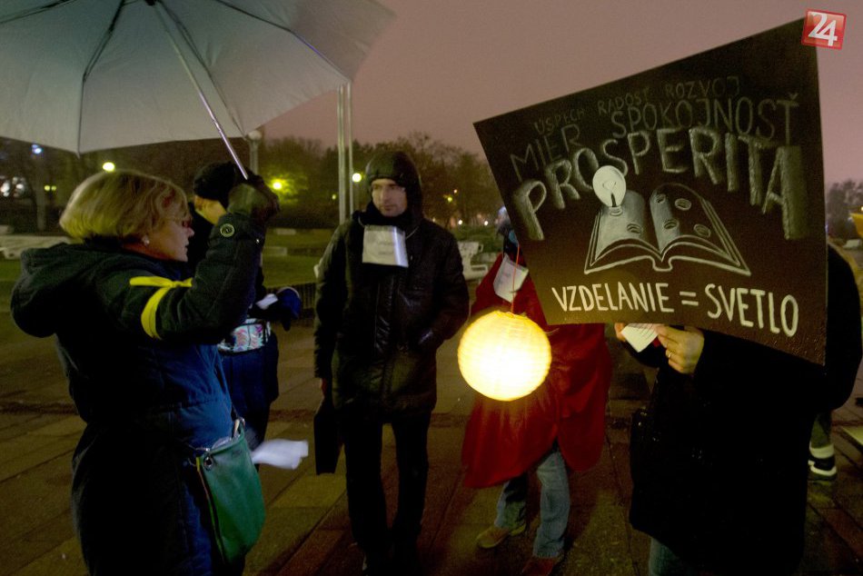 Sprievod svetiel Iniciatívy slovenských učiteľov