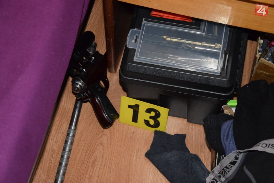 Policajti zrealizovali zadržanie aj domovú prehliadku: Foto od polície!