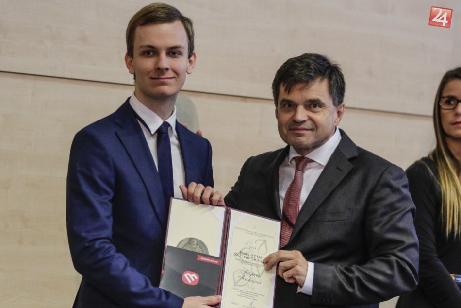 FOTOGALÉRIA: Minister školstva oceňoval študentov