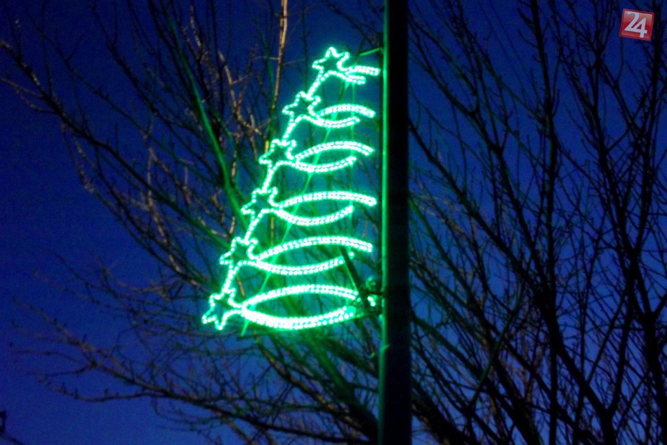 OBRAZOM: Hlohovec zaodetý do vianočného šatu