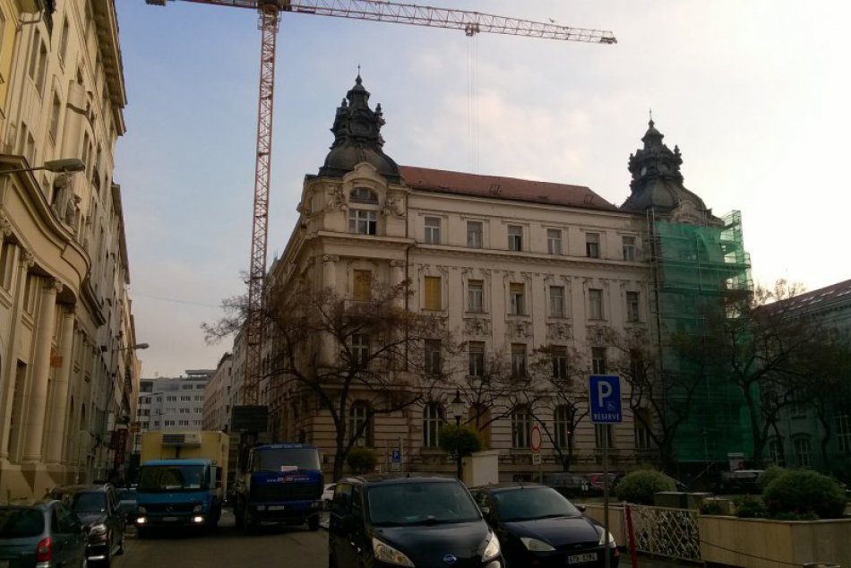 Rekonštrukcia budovy na Gorkého ulici