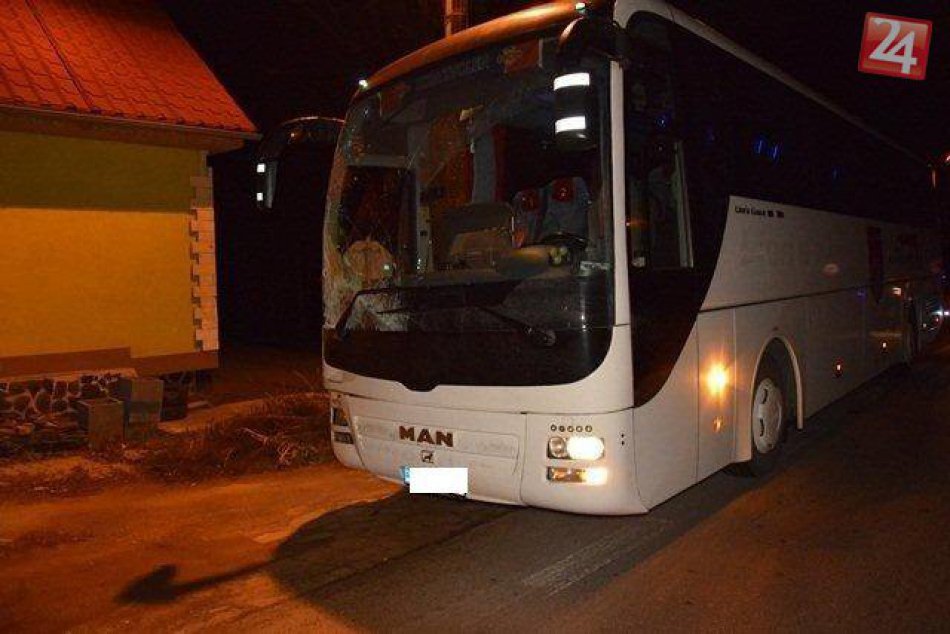 V OBRAZOCH: Zábery z miesta nehody, pri ktorej vyhasol život chodca (46)