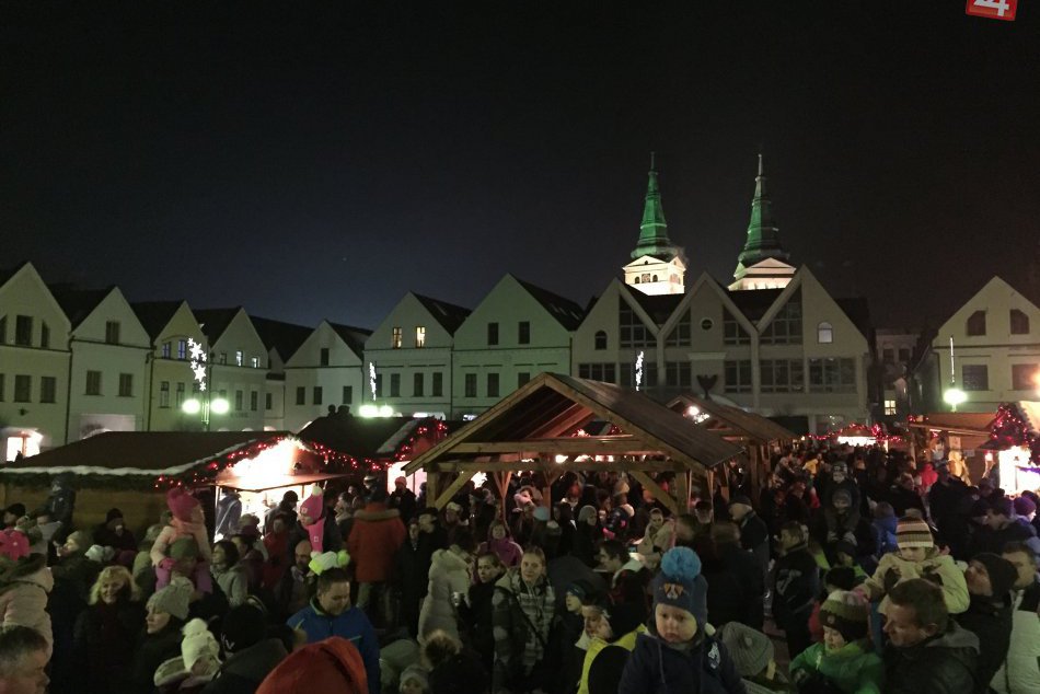FOTO: Mikuláš a rozsvietenie vianočného stromčeka