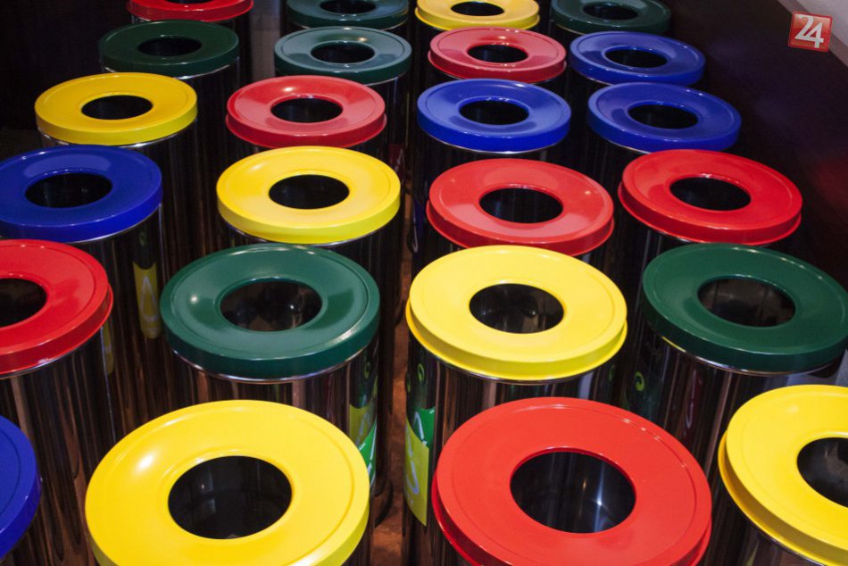 Nové smetné nádoby na odpad MsÚ Poprad 12/2016