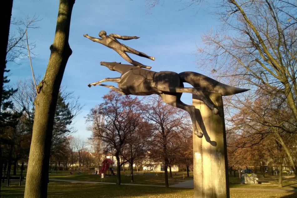 Objekty v parku na Račianskom mýte