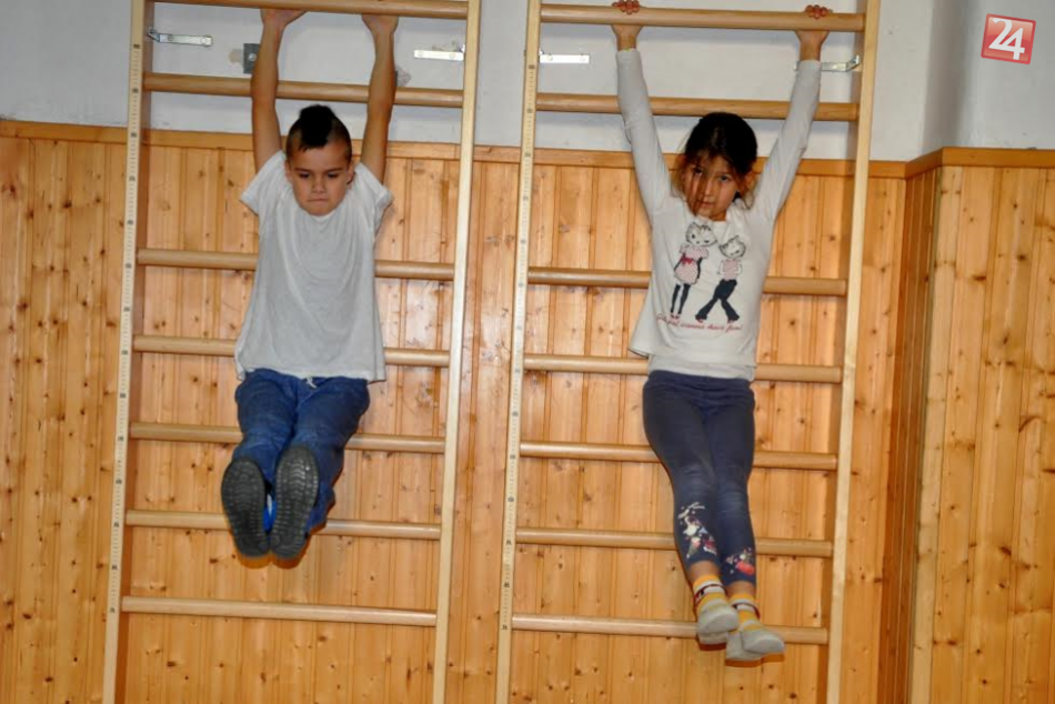 V OBRAZOCH: Telocvičňa na ZŠ s MŠ Kármána v Lučenci má nové pomôcky na cvičenie