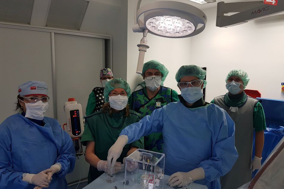 V OBRAZOCH: Bystrickí rádiológovia ako prví na Slovensku vykonali unikátny zákro