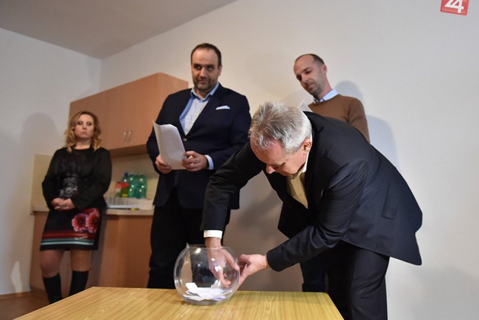 BSK odovzdal 10 učiteľských bytov