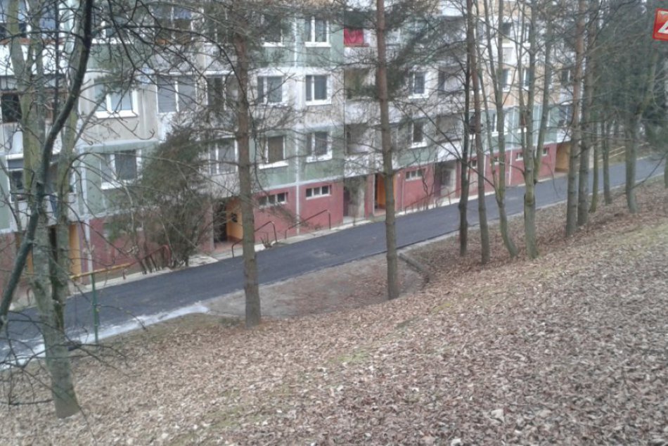 Nové komunikácie na Rozkvete: Pri bytovkách 2001-2002, 2007-2012