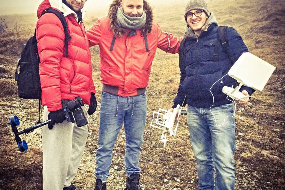 V OBRAZOCH: Talentovaný klavirista natočil úchvatný klip na Kráľovej Studni