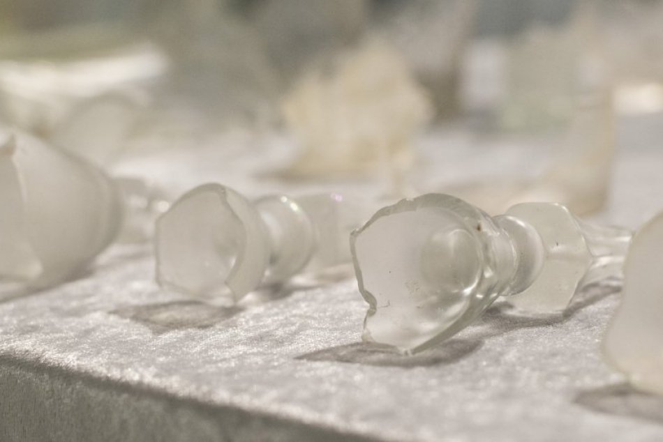 Výstava Čo sa rozbilo v prešporských domácnostiach?