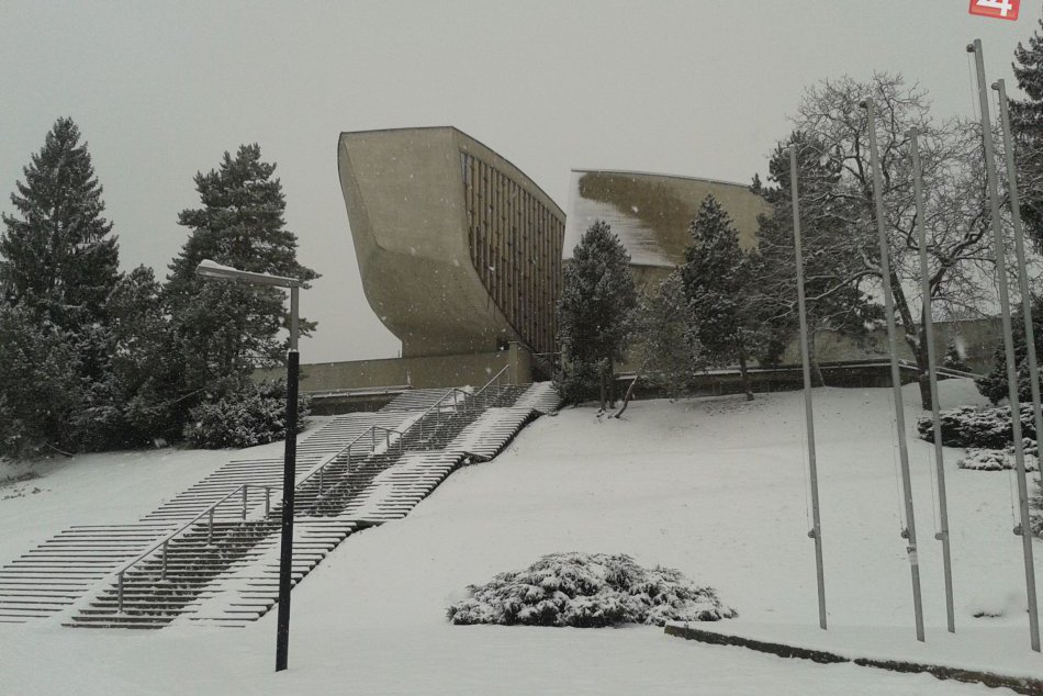 Januárové prebudenie Perinbaby v uliciach Bystrice v bohatej FOTOGALÉRII