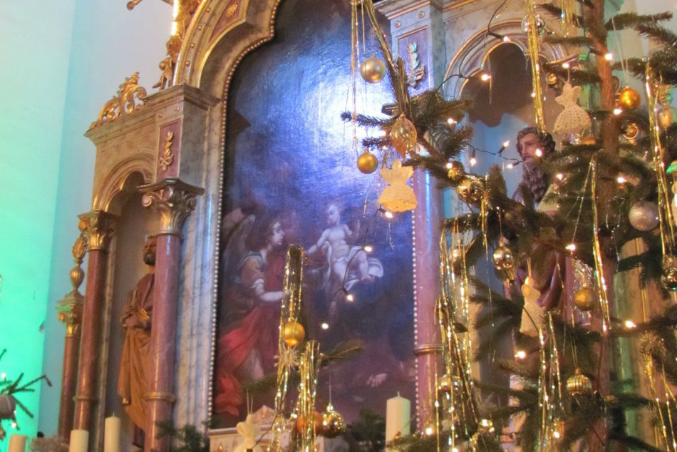 Vianočným koncertom ukončili rok 2016: Večania prispeli na organ