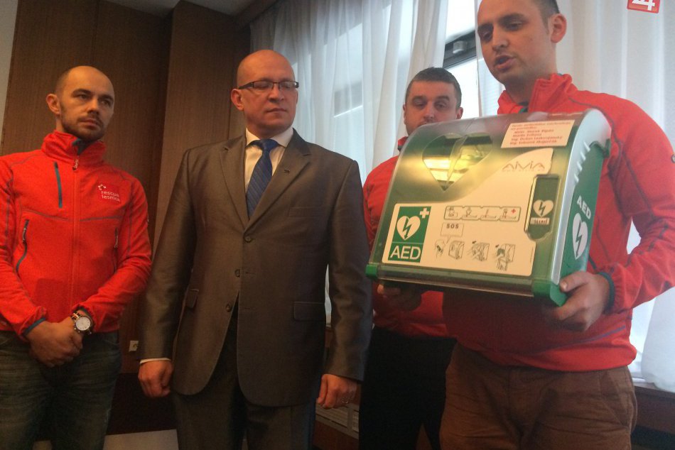 AED debrilátor odovzdávanie Poprad 01/2017