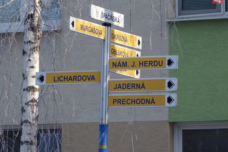 S týmito bytovkami  v Trnave je spätá zaujímavosť. Aha, aké prvenstvo im patrí