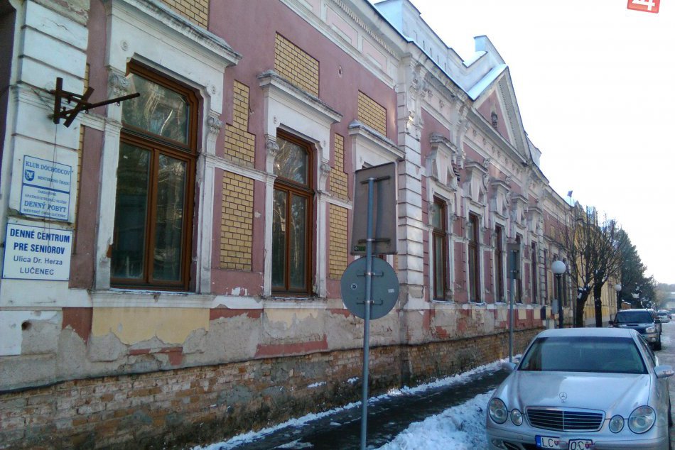 V OBRAZOCH: V budúcnosti nájdu sociálne slabší pomoc v tejto budove