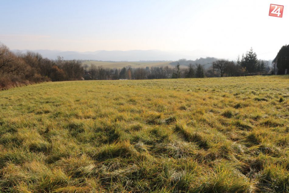 Krásny slnečný pozemok v obci Prestavlky