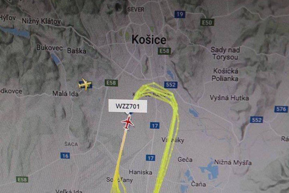 Lietadlo krúžiace nad košickým letiskom vyvolalo zvedavosť i znepokojenie
