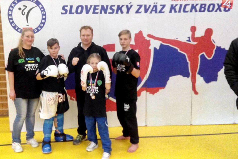 V OBRAZOCH: 6-medailové hody revúckych kickboxerov