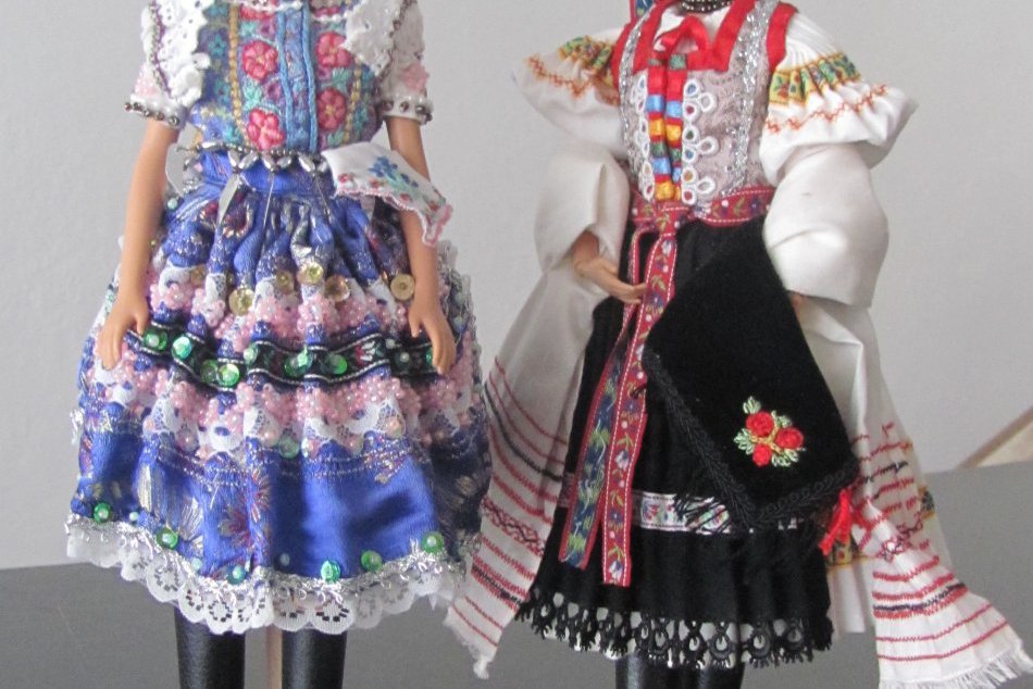 V OBRAZOCH: Veľká krása kroja v malom v Lučenci