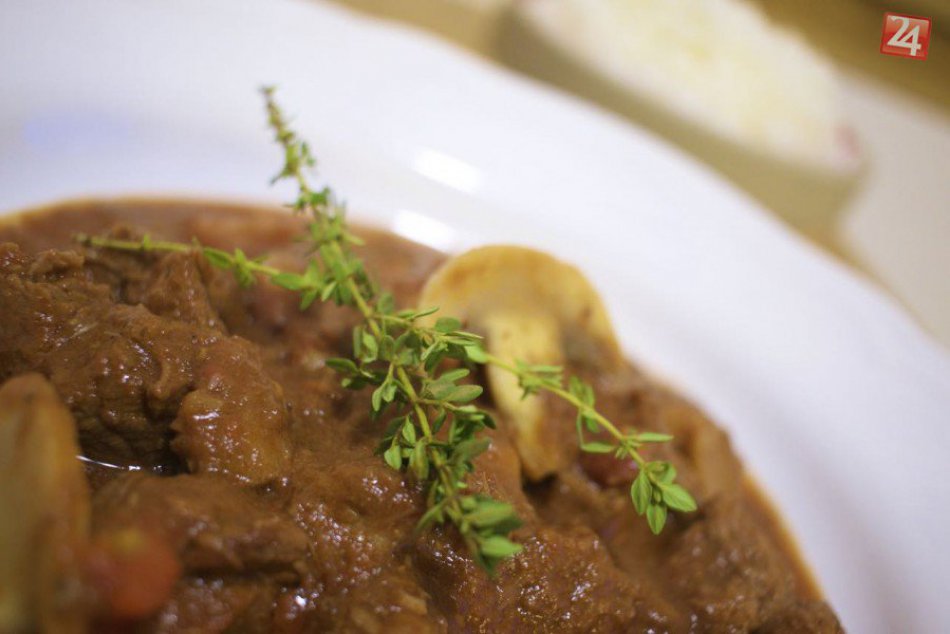 Recept - dusené hovädzie stehno na červenom víne
