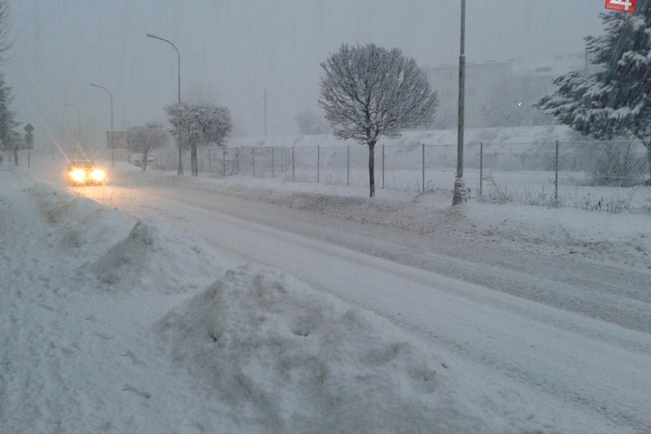 V OBRAZOCH: Perinbaba zasypala Bystricu bielou perinou