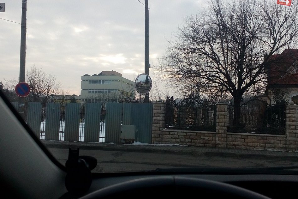 V Humennom osadili nové dopravné zrkadlo