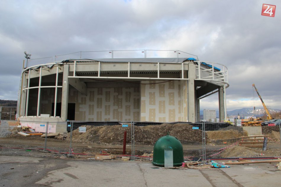 V OBRAZOCH: Bystrická autobuska pomaly rastie. Aktuálne FOTO z miesta