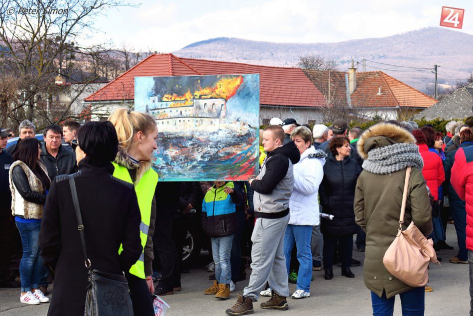 Obrazom: Pod hradom Krásna Hôrka sa protestovalo
