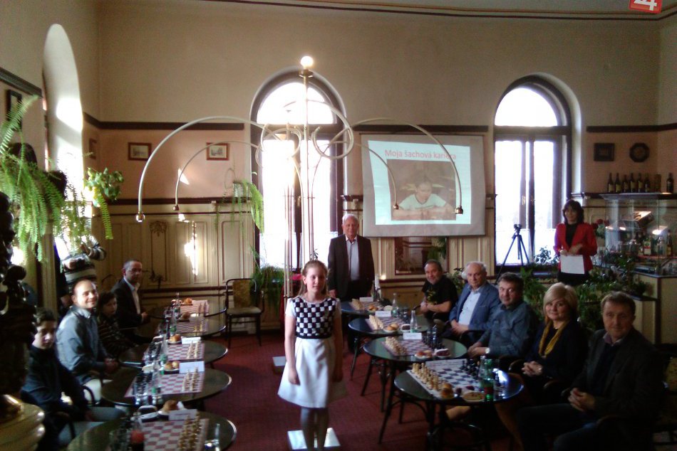 V OBRAZOCH: Ďalší ročník simultánnej šachovej partie Lucky Kapičákovej bol úspeš