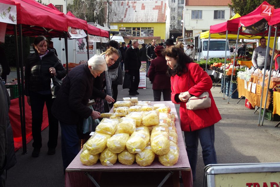 Našim OBJEKTÍVOM: Hlohovec opäť privítal Farmárske trhy